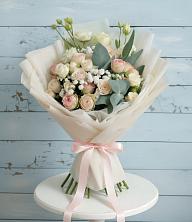 Букет цветов из:  Розы и Лизиантусы в Чернышевский