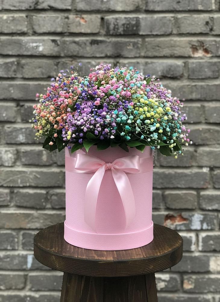 Цветочная композиция из Гипсофила и Розы в шляпной коробке в Чернышевский