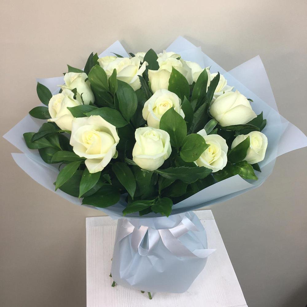 Букет 15 Белых роз Проуд в Чернышевский