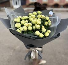 Букет Белые кустовые розы Солинеро в Чернышевский