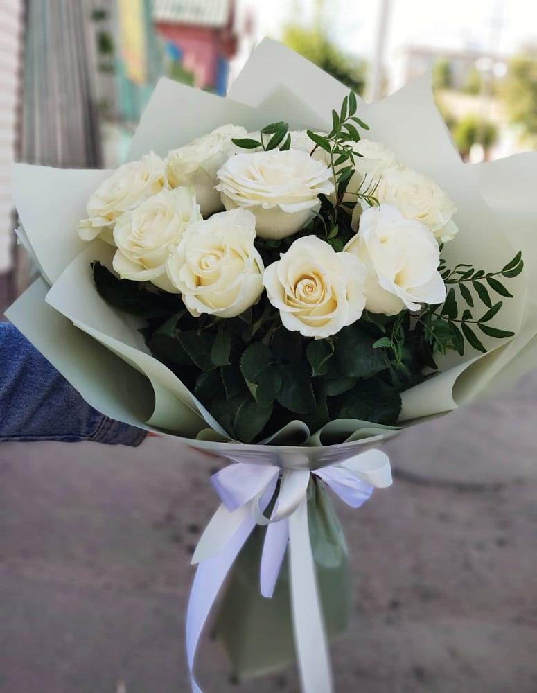 Букет Белые розы Проуд в Чернышевский