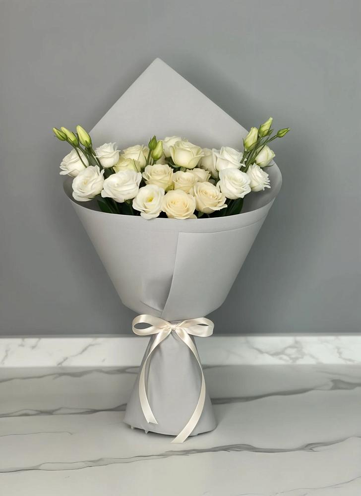 Букет цветов из: Розы и Лизиантусы в Чернышевский