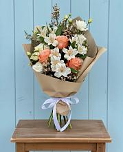 Букет цветов из:  Альстромерии, Лизиантусы, Розы и Хризантемы #REPLACE_PRED# Чернышевский