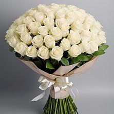 Букет 101 беля роза Белоснежка в Чернышевский