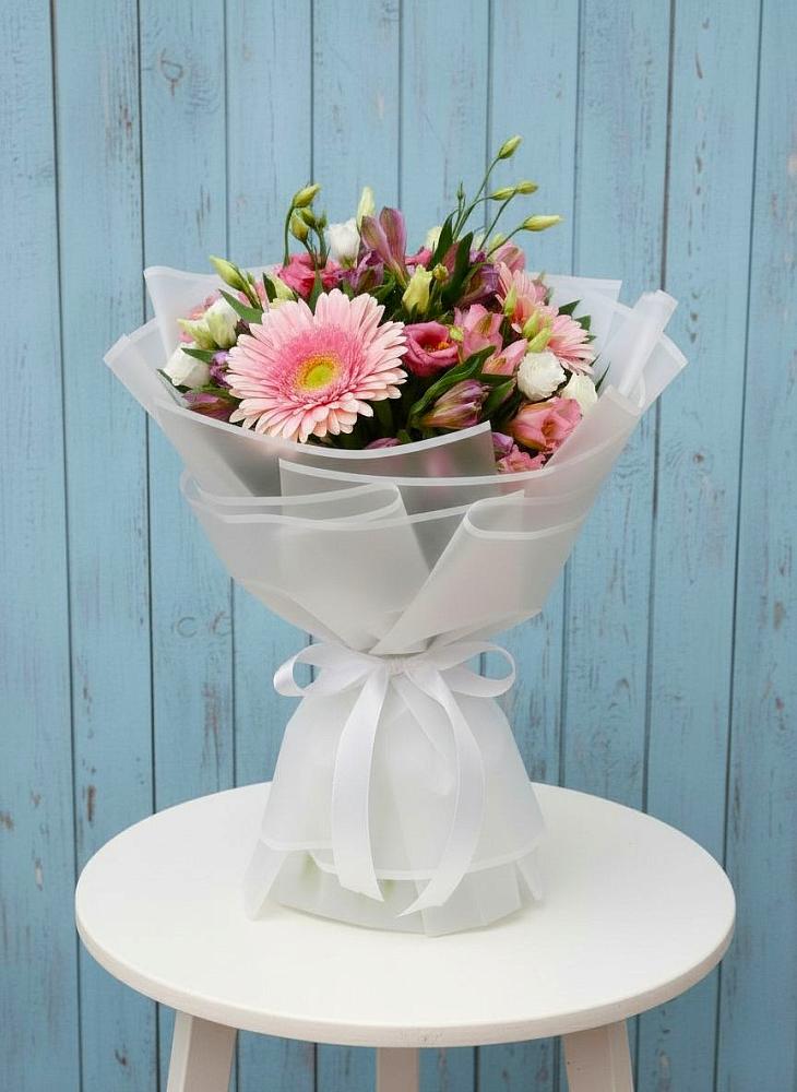 Букет цветов из: Герберы, Альстромерии и Лизиантусы в Чернышевский