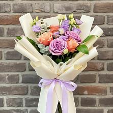 Букет цветов из:  Лизиантусы и Розы в Чернышевский