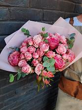 Букет розы в пальмах в Чернышевский Букет цветов из: Розы в Чернышевский