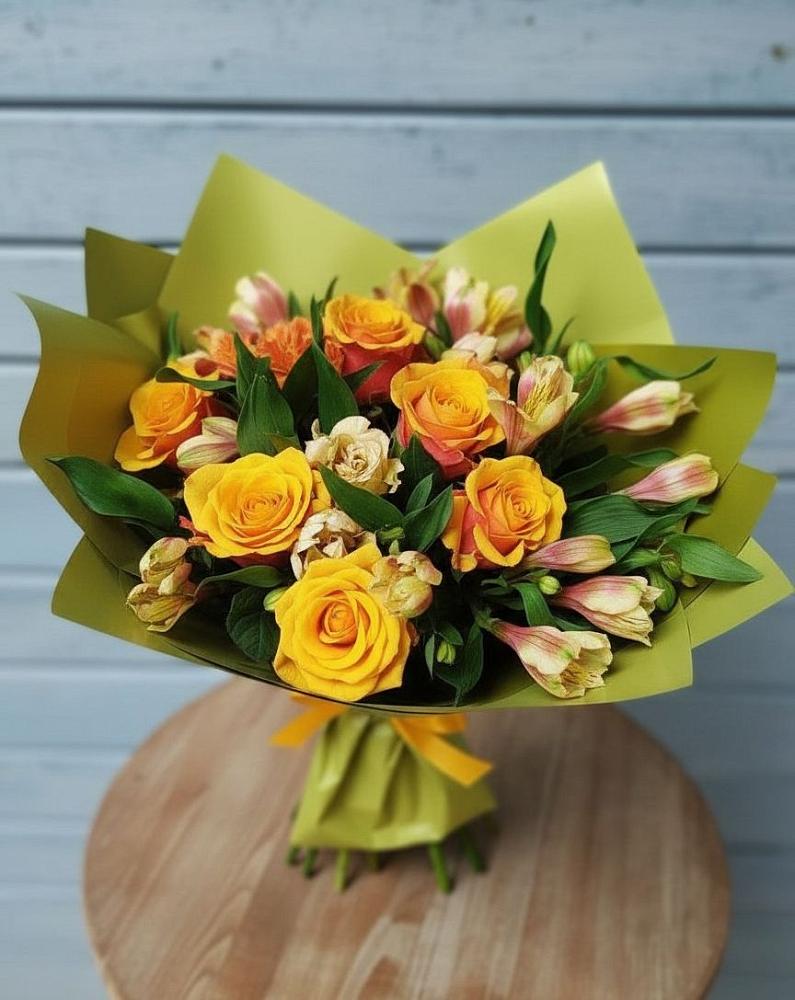 Букет цветов из: Альстромерии и Розы в Чернышевский