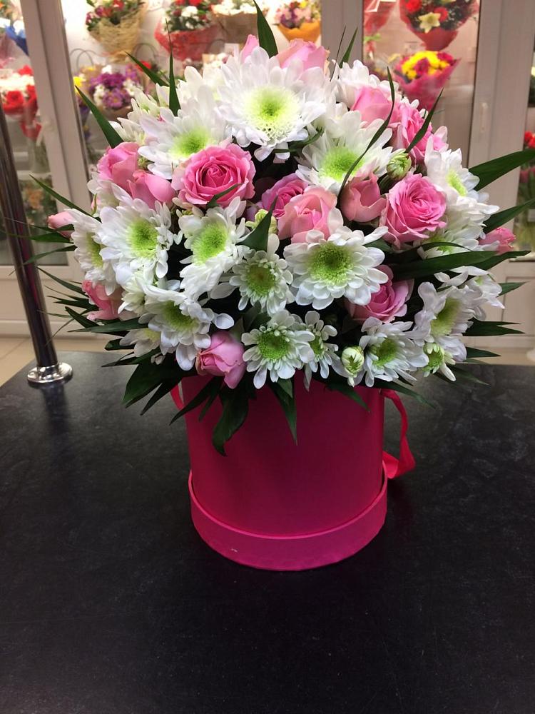 Цветочная композиция из Розы и Хризантемы в шляпной коробке в Чернышевский