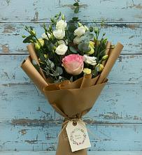 Букет цветов из:  Розы и Лизиантусы в Чернышевский